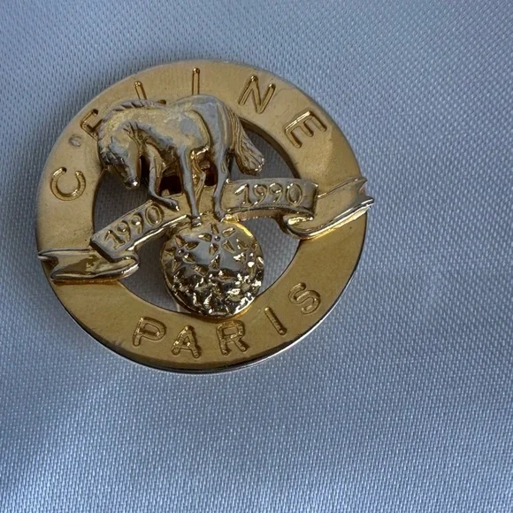 Céline Rare 1990 Anniversary Horse Medallion Clip-On Earrings - Picture 8 of 11